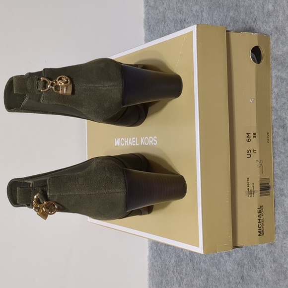 Michael Kors Green Suede Jillian Booties size 6 - Picture 10 of 11